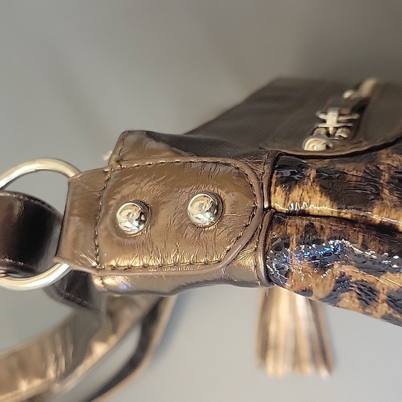 Leopard Print Crossbody Purse - Picture 8 of 8